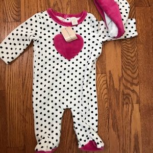 Newborn velvet sleeper with hat